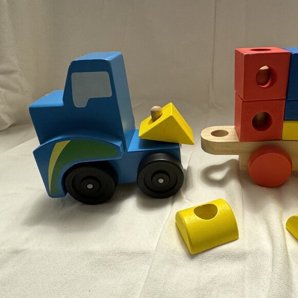 Melissa & Doug Mega Race-Car Carrier and blocks - fun and play! - Picture 10 of 11